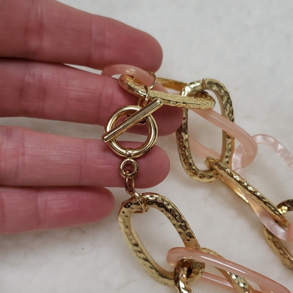 Pink and Gold Hammered Chain Link Necklace - Picture 4 of 6